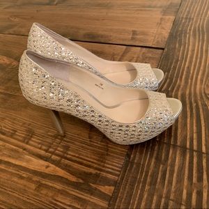 S e q u i n  p e e p t o e s  by  [COACH AND FOUR]